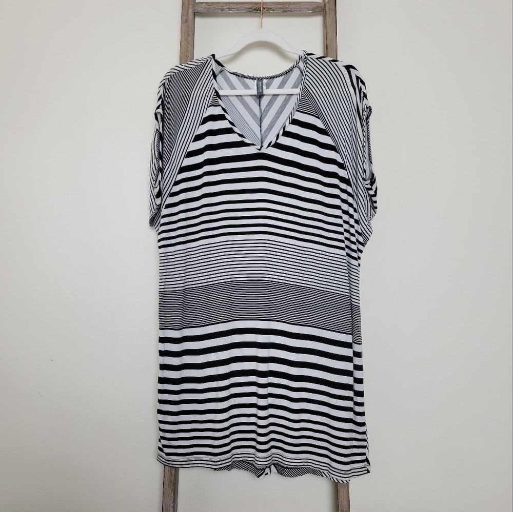 ⭐️40% Off⭐️ Kenneth Cole Reaction Swimsuit Coverup